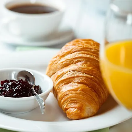 Timhotel Gare De L'est 3*